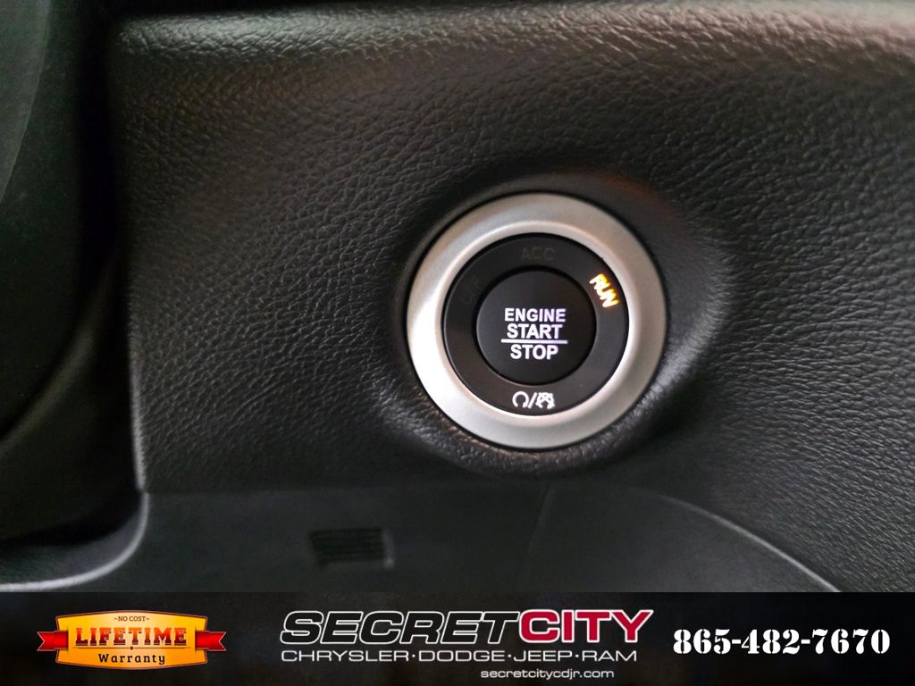 2026 Chrysler Voyager LX - Photo 22