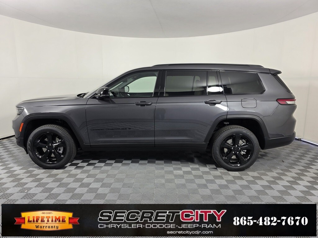 2025 Jeep Grand Cherokee Limited photo 3