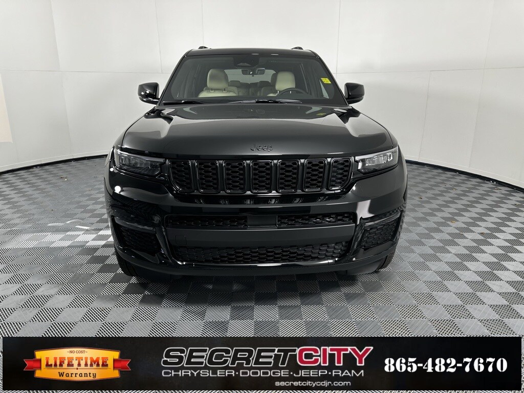 2025 Jeep Grand Cherokee L photo 2