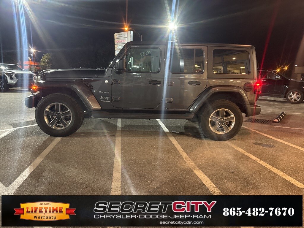 2021 Jeep Wrangler Unlimited Sahara photo 2