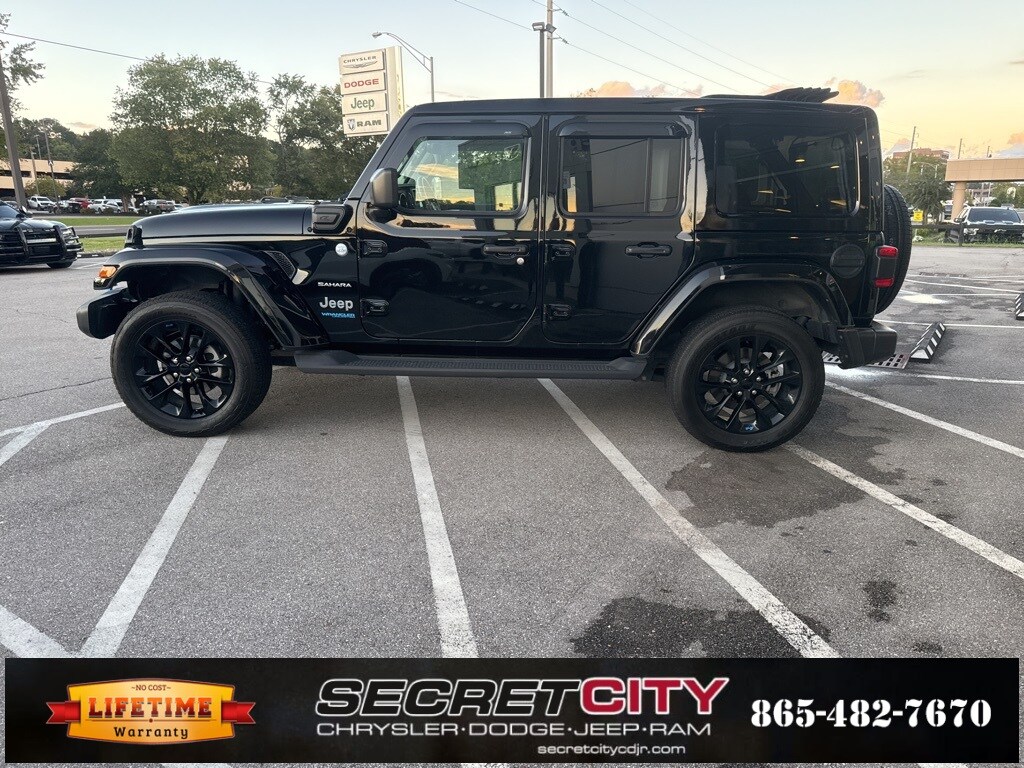 2022 Jeep Wrangler Unlimited Sahara 4xe photo 2