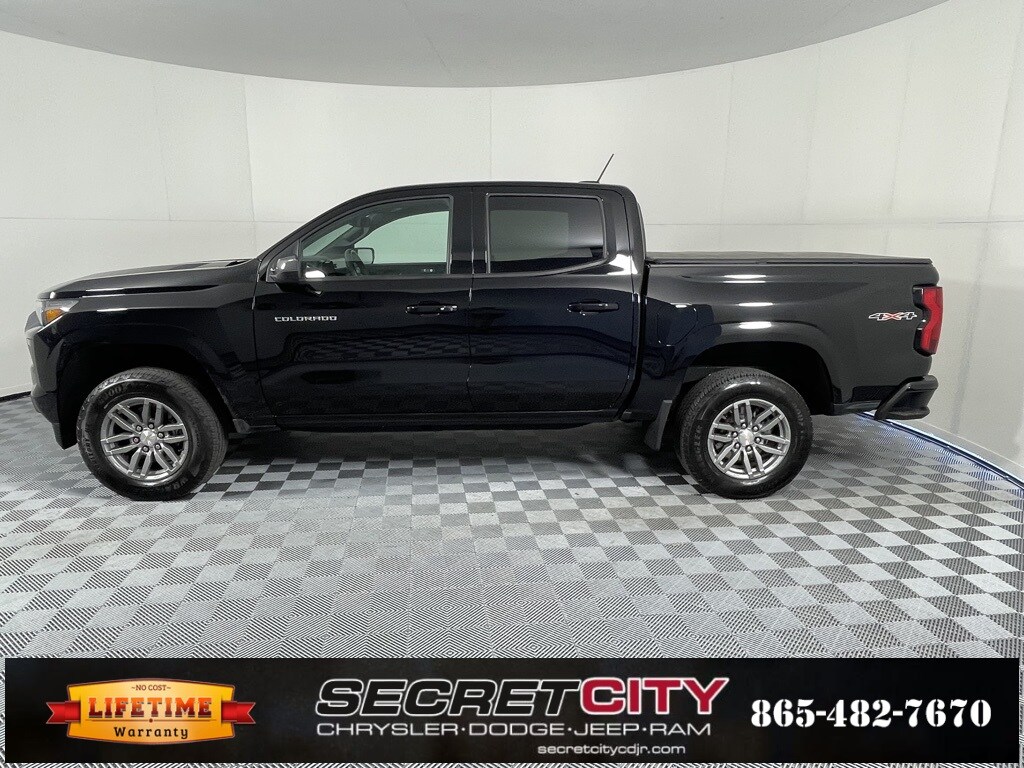 2023 Chevrolet Colorado LT photo 4