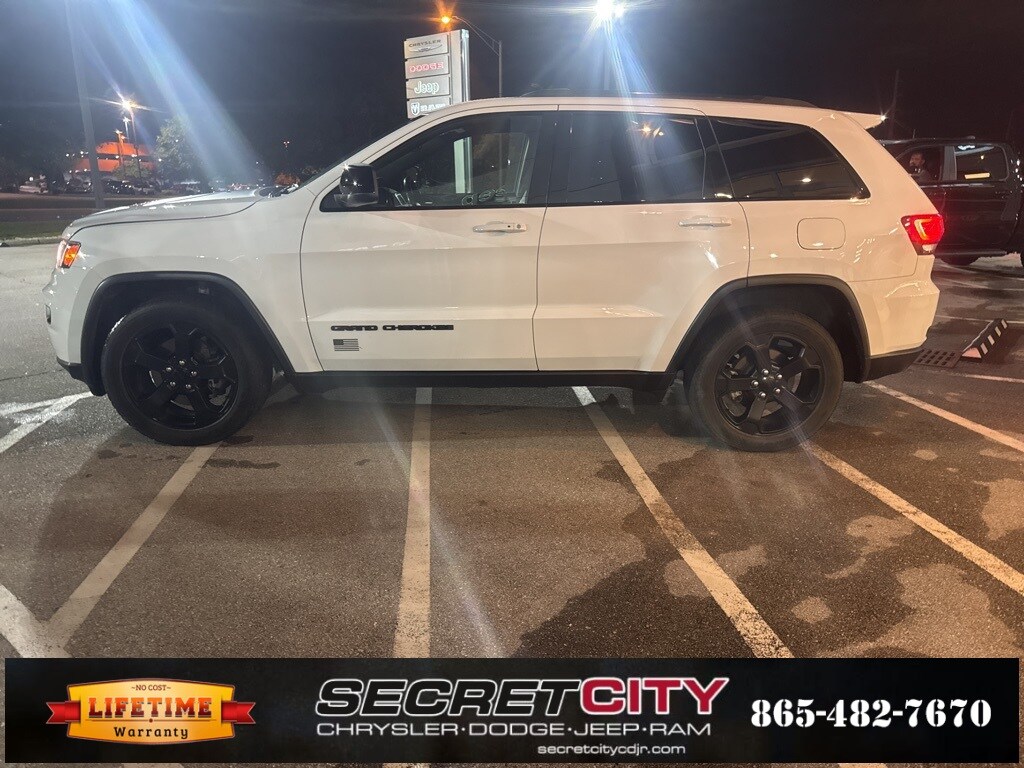 2021 Jeep Grand Cherokee Freedom photo 2