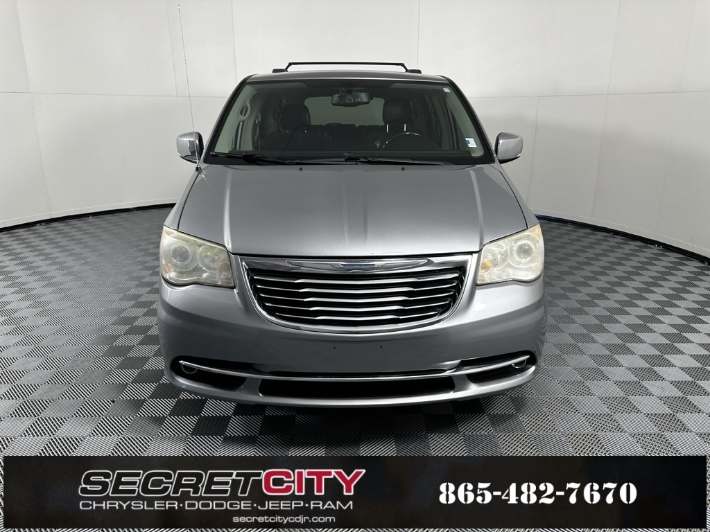 Used 2014 Chrysler Town & Country Limited with VIN 2C4RC1GG8ER423607 for sale in Oak Ridge, TN