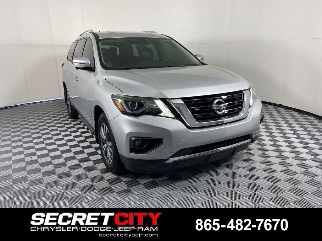 2017 Nissan Pathfinder SL