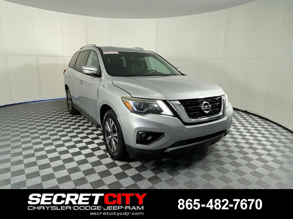 2018 Nissan Pathfinder SV 2WD's photo