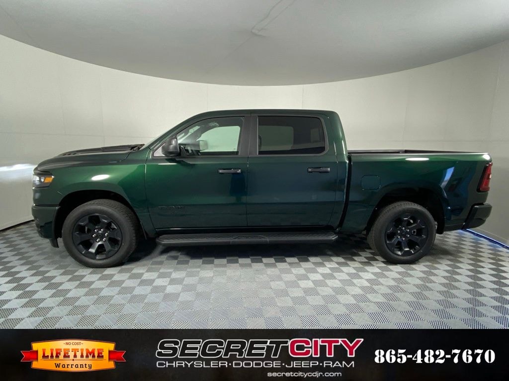 New 2026 Ram 1500 EXPRESS CREW CAB 4X4 5'7 BOX Pickup
