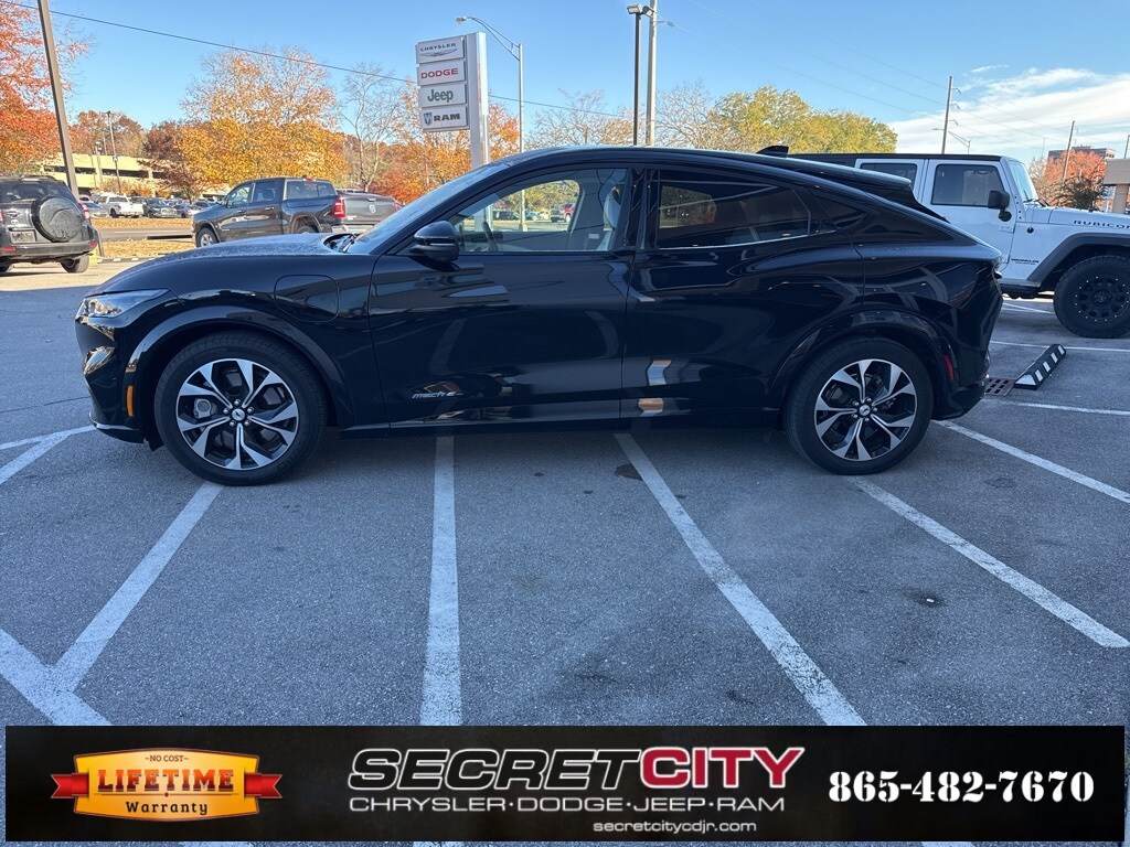 2023 Ford Mustang Mach-E Premium photo 2