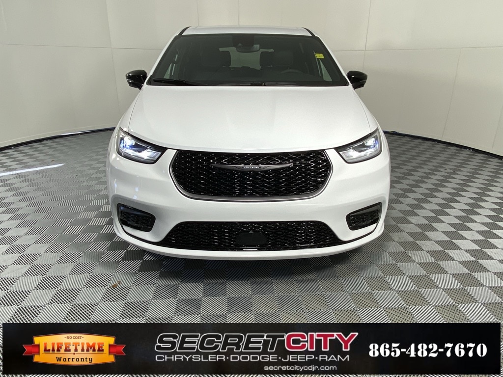 New 2026 Chrysler Pacifica SELECT AWD Passenger Van