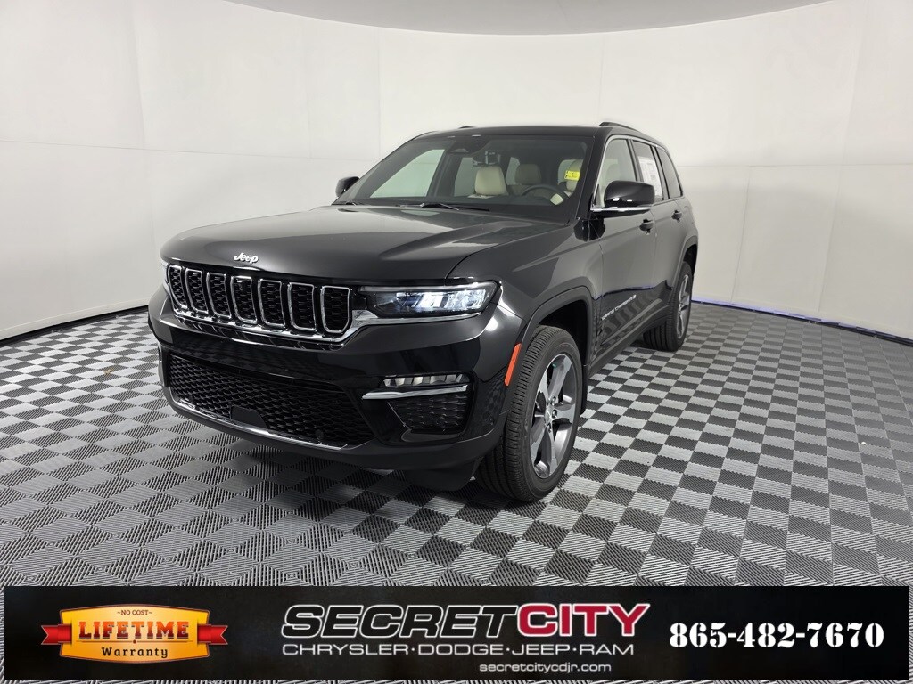 2025 Jeep Grand Cherokee Limited photo 3