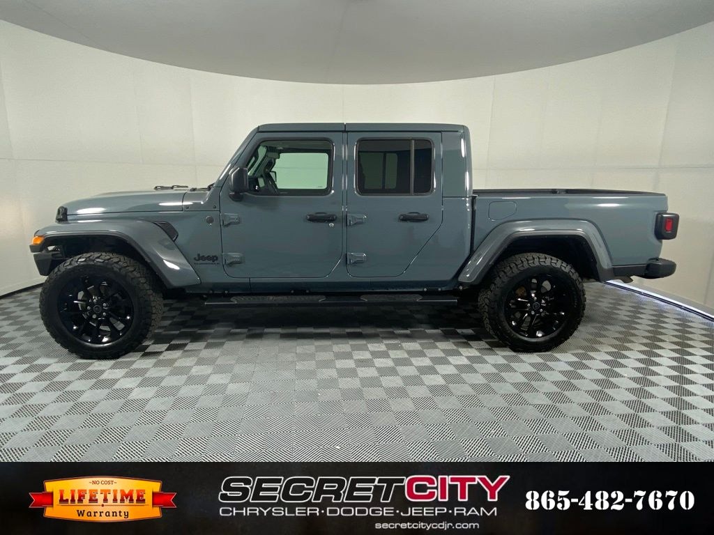Used 2024 Jeep Gladiator Nighthawk Truck
