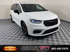 2026 Chrysler Pacifica SELECT Passenger Van