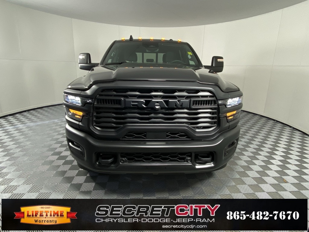 New 2026 Ram 2500 WARLOCK CREW CAB 4X4 6'4 BOX Pickup