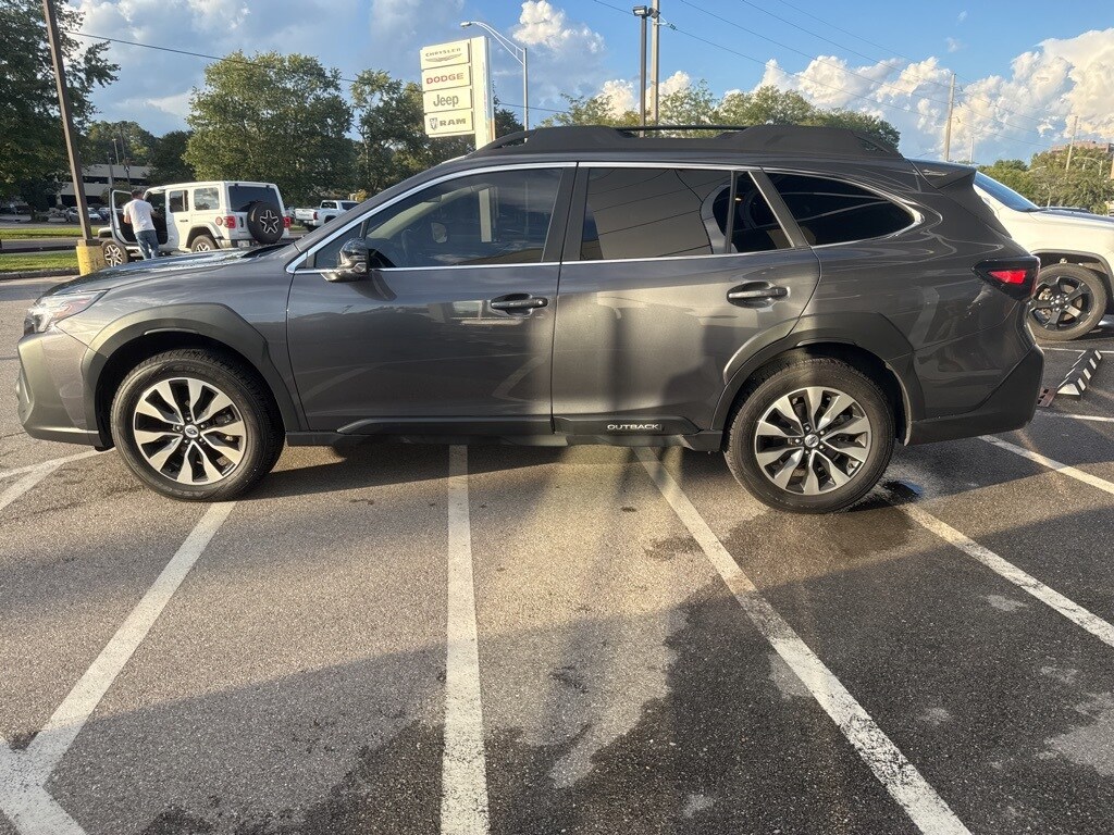 2023 Subaru Outback Limited XT photo 3