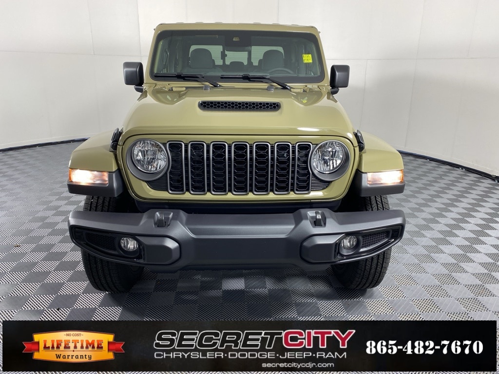 New 2025 Jeep Gladiator SPORT S 4X4 Pickup