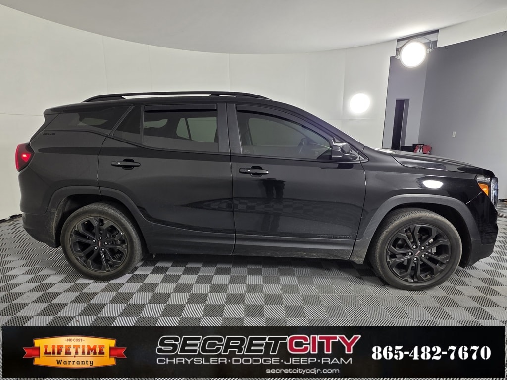 Used 2022 GMC Terrain SLE SUV