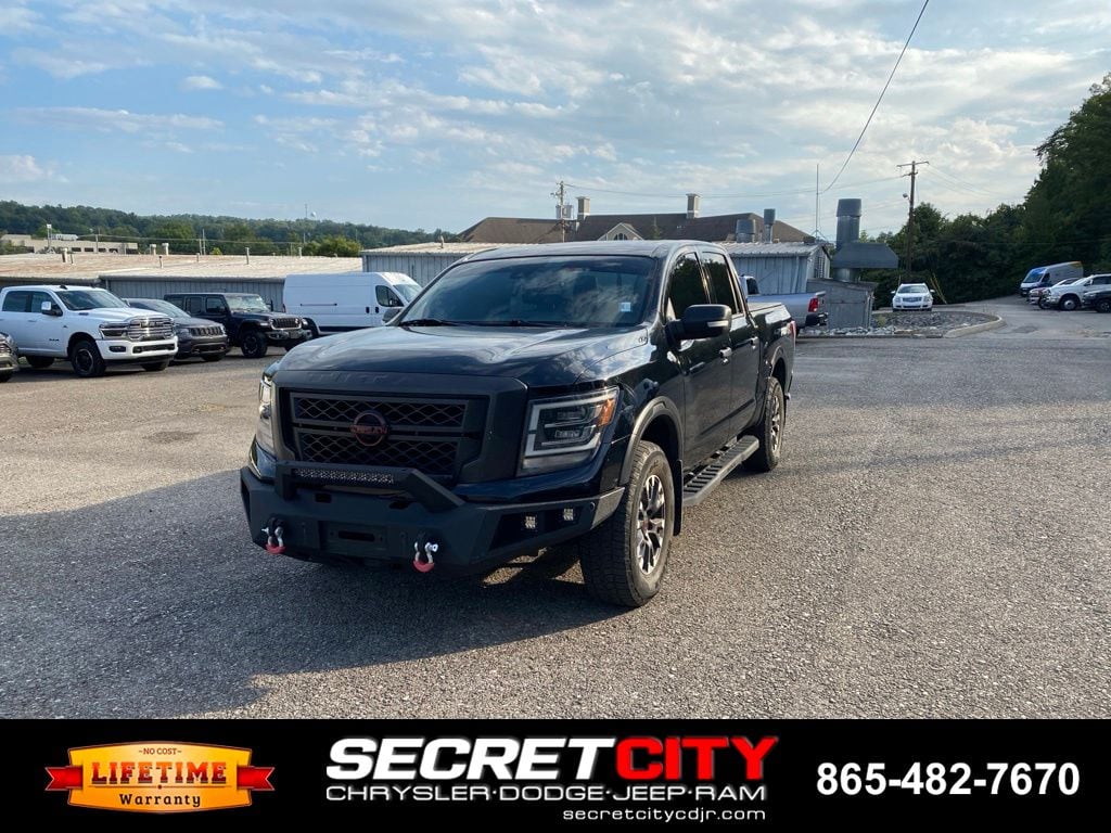 2023 Nissan Titan Crew Cab