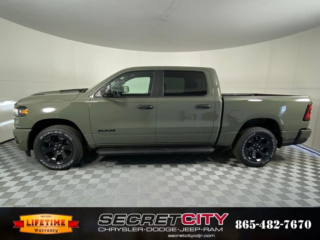 New 2026 Ram 1500 EXPRESS CREW CAB 4X4 5'7 BOX Pickup