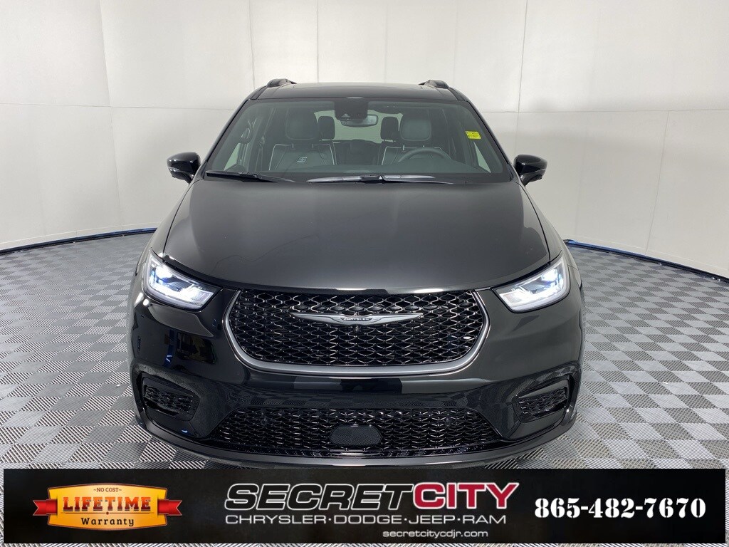 2026 Chrysler Pacifica Limited photo 2