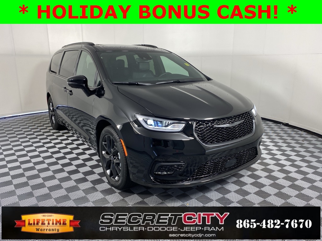 2026 Chrysler Pacifica Select's photo