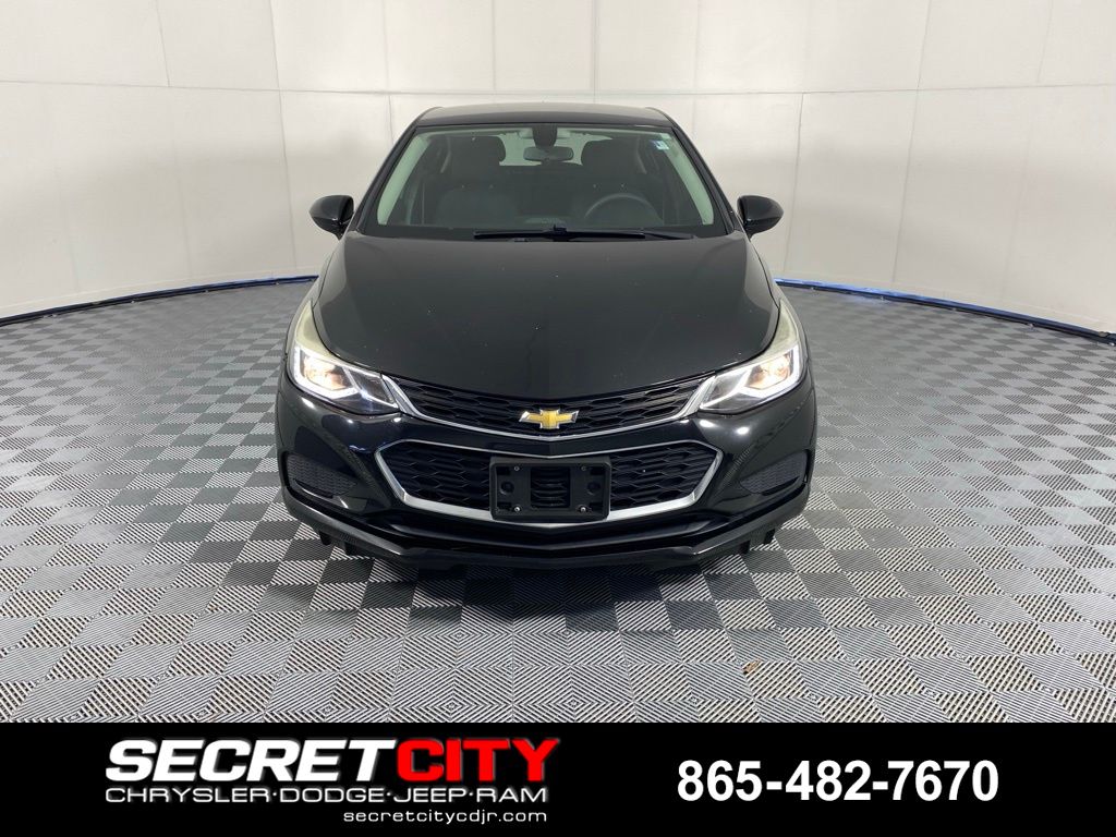Used 2018 Chevrolet Cruze LT with VIN 3G1BE6SM4JS534344 for sale in Oak Ridge, TN