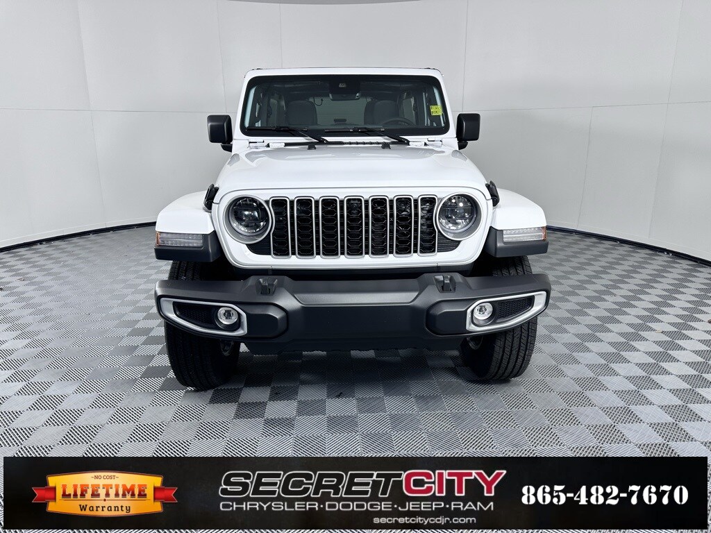 2025 Jeep Wrangler Sahara photo 2