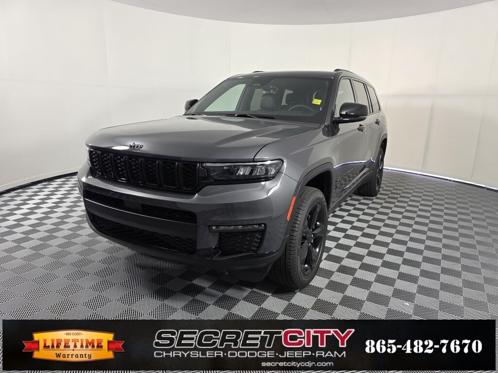 2025 Jeep Grand Cherokee Limited photo 3