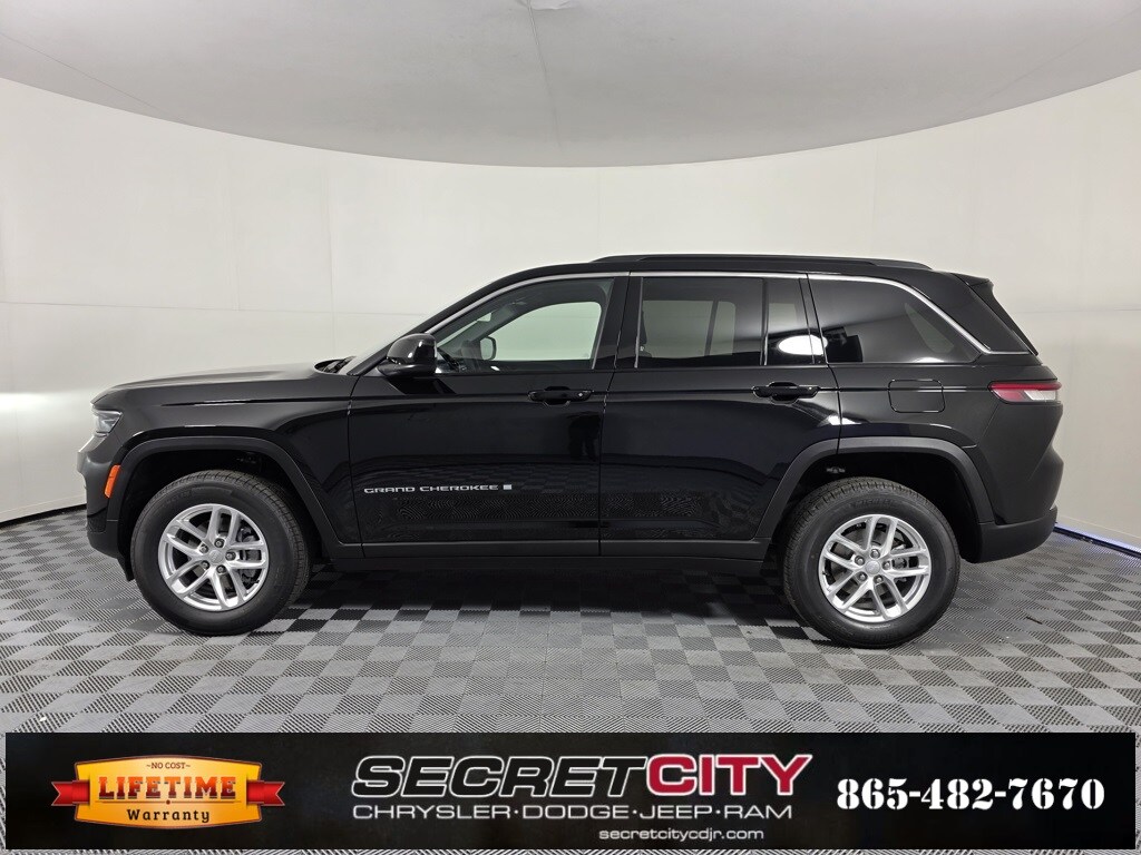 2025 Jeep Grand Cherokee Laredo photo 4