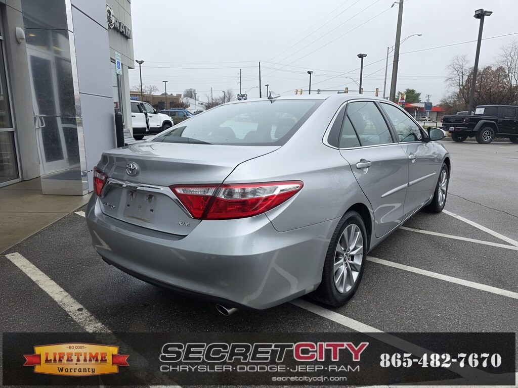 2016 Toyota Camry XSE V6 photo 3