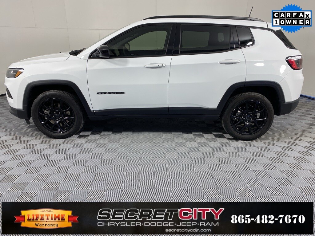 2025 Jeep Compass Latitude photo 3