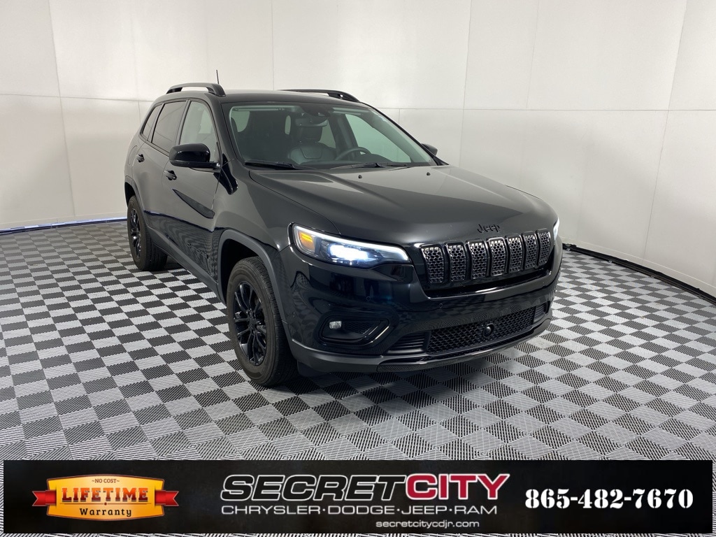 2023 Jeep Cherokee Altitude Lux's photo