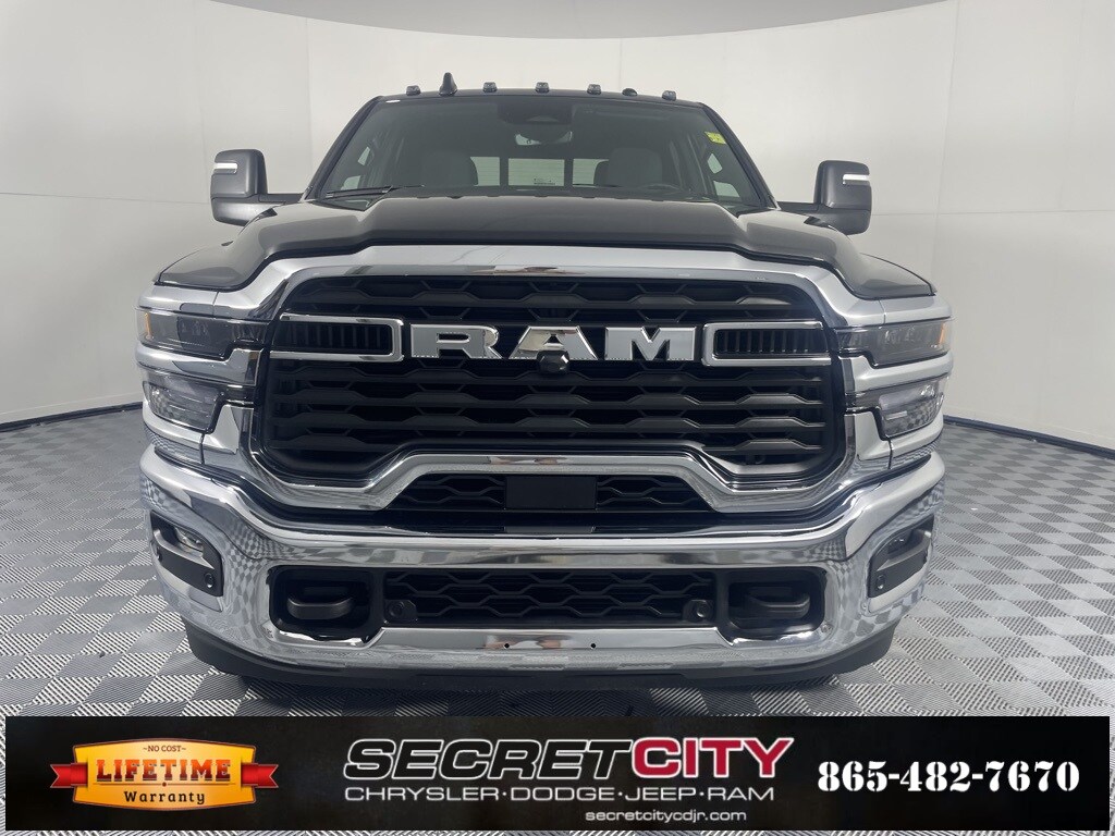 2025 Ram 2500 Tradesman photo 2