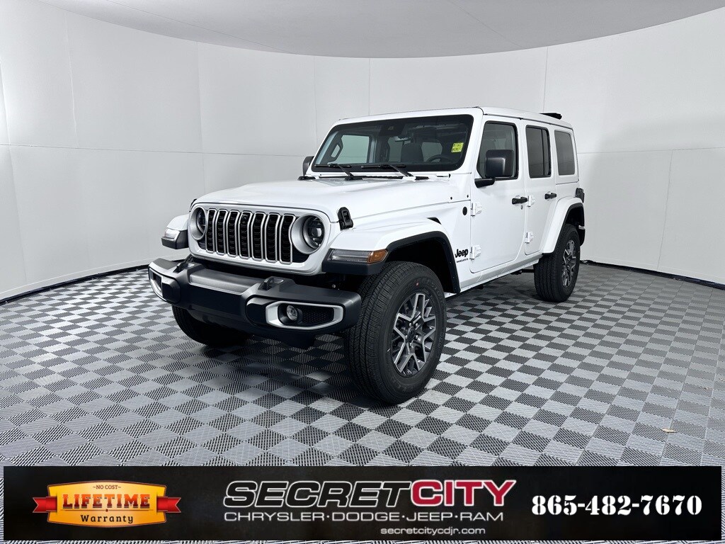 2025 Jeep Wrangler Sahara photo 3