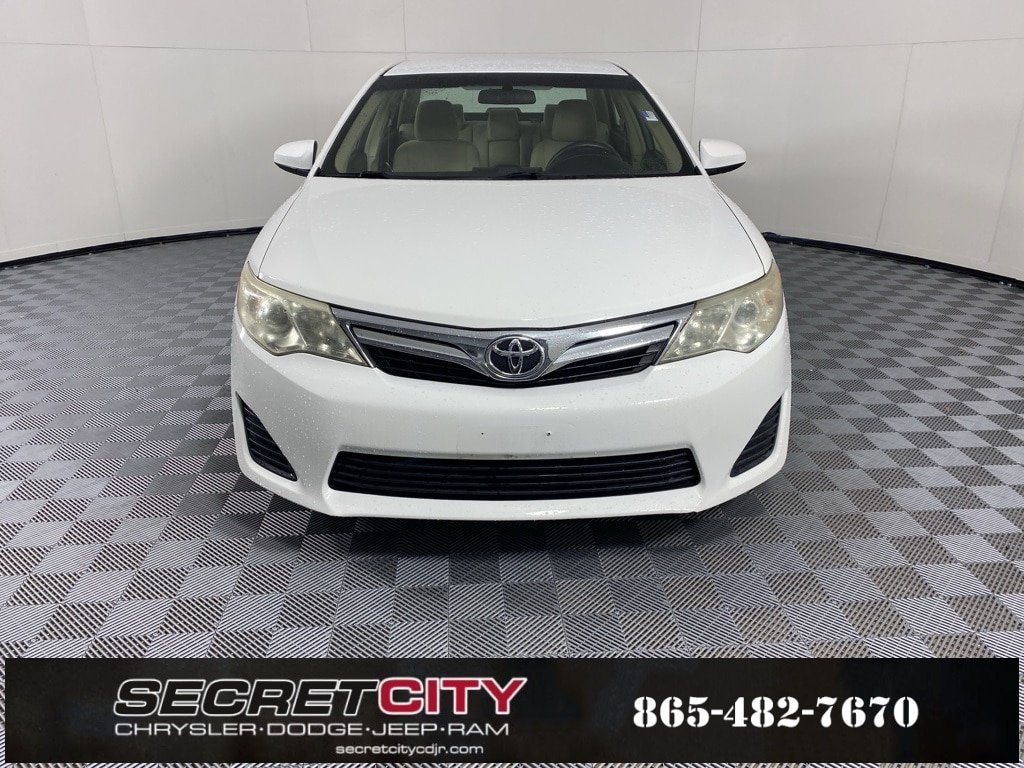 Used 2014 Toyota Camry LE with VIN 4T4BF1FK0ER380190 for sale in Oak Ridge, TN