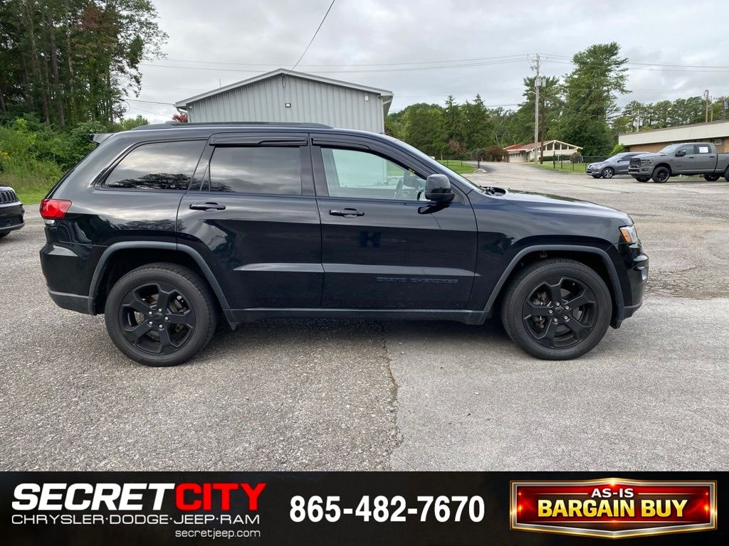 Used 2018 Jeep Grand Cherokee Laredo SUV