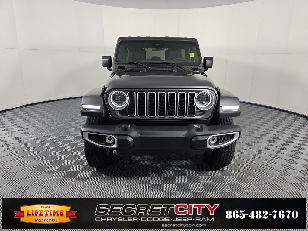 2025 Jeep Wrangler Sahara photo 2