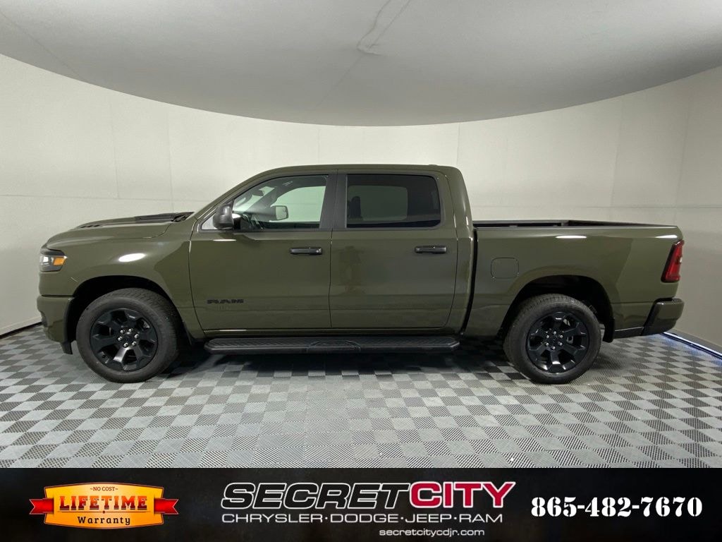 New 2026 Ram 1500 EXPRESS CREW CAB 4X4 5'7 BOX Pickup