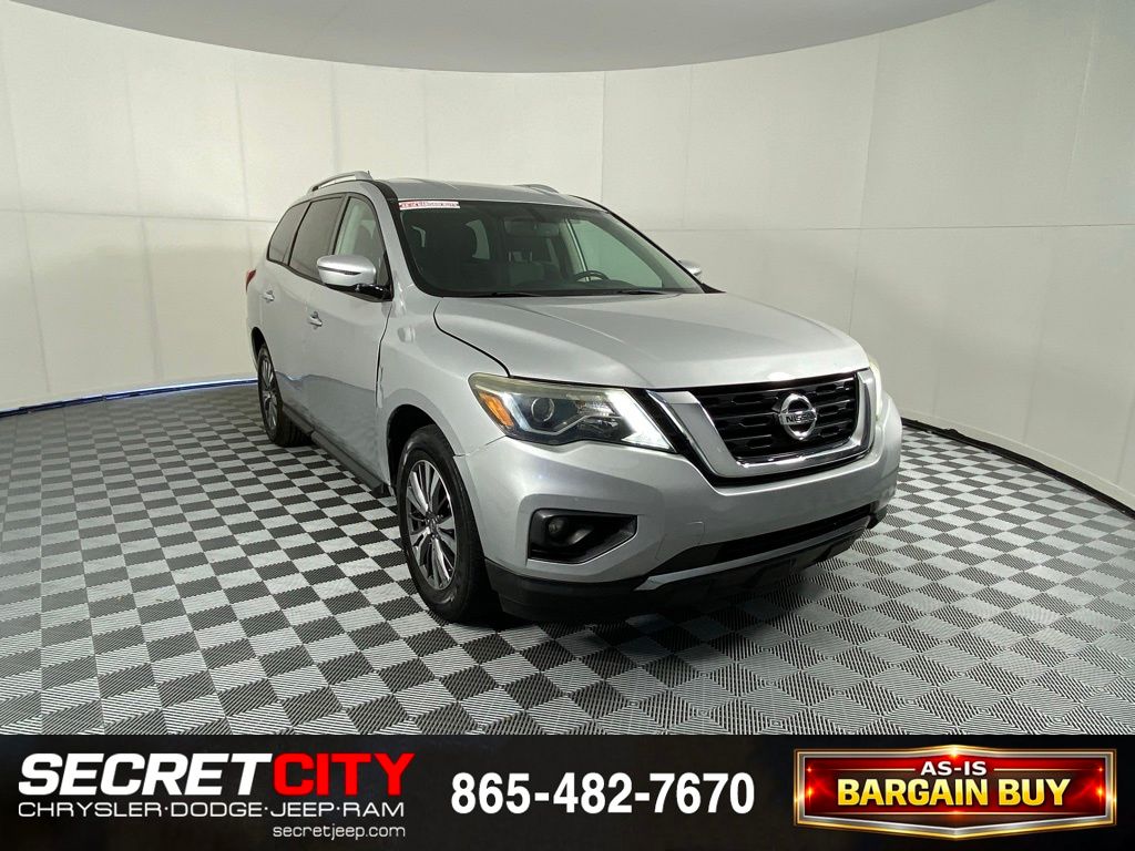 2018 Nissan Pathfinder SV 2WD's photo