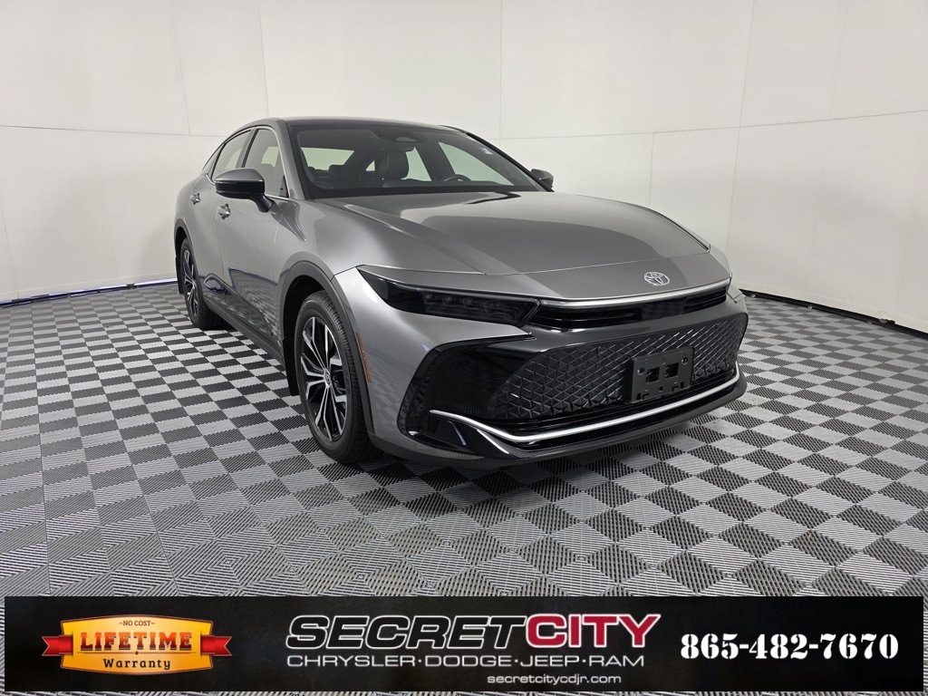 2024 Toyota Crown Limited's photo