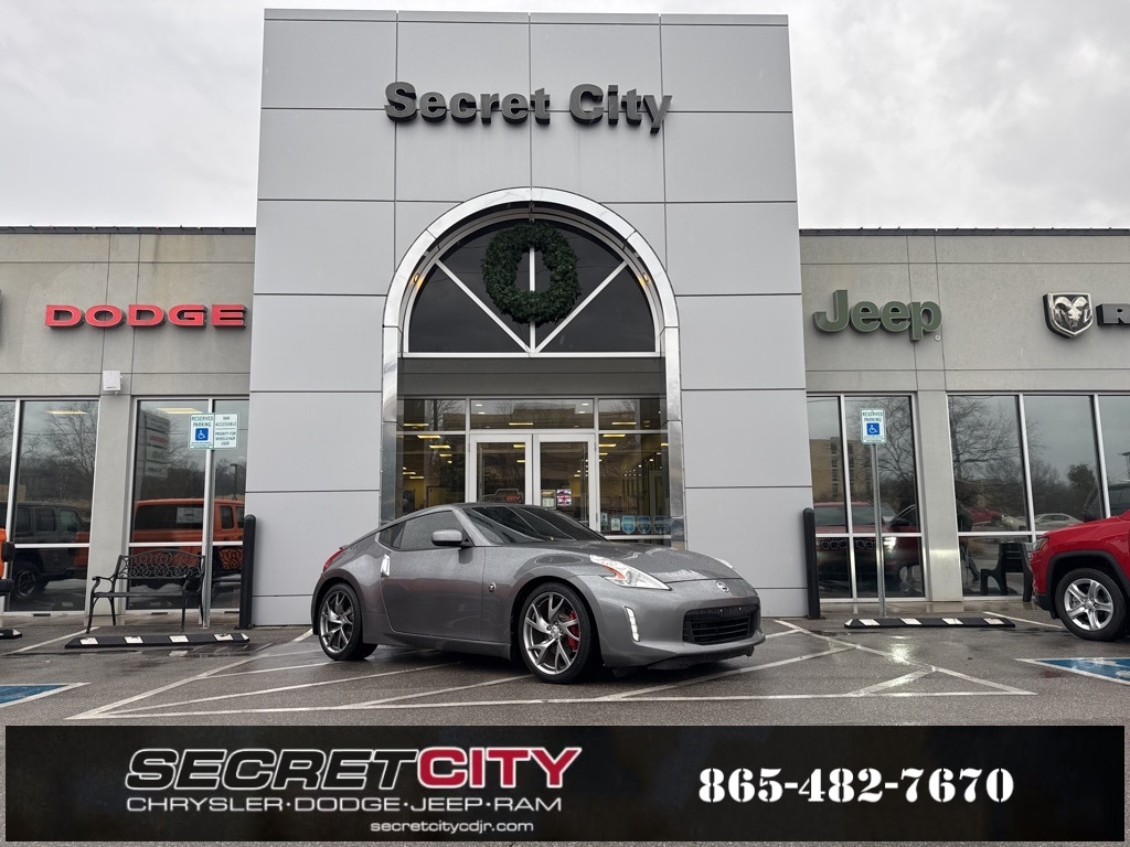 2014 Nissan 370Z Coupe Touring's photo