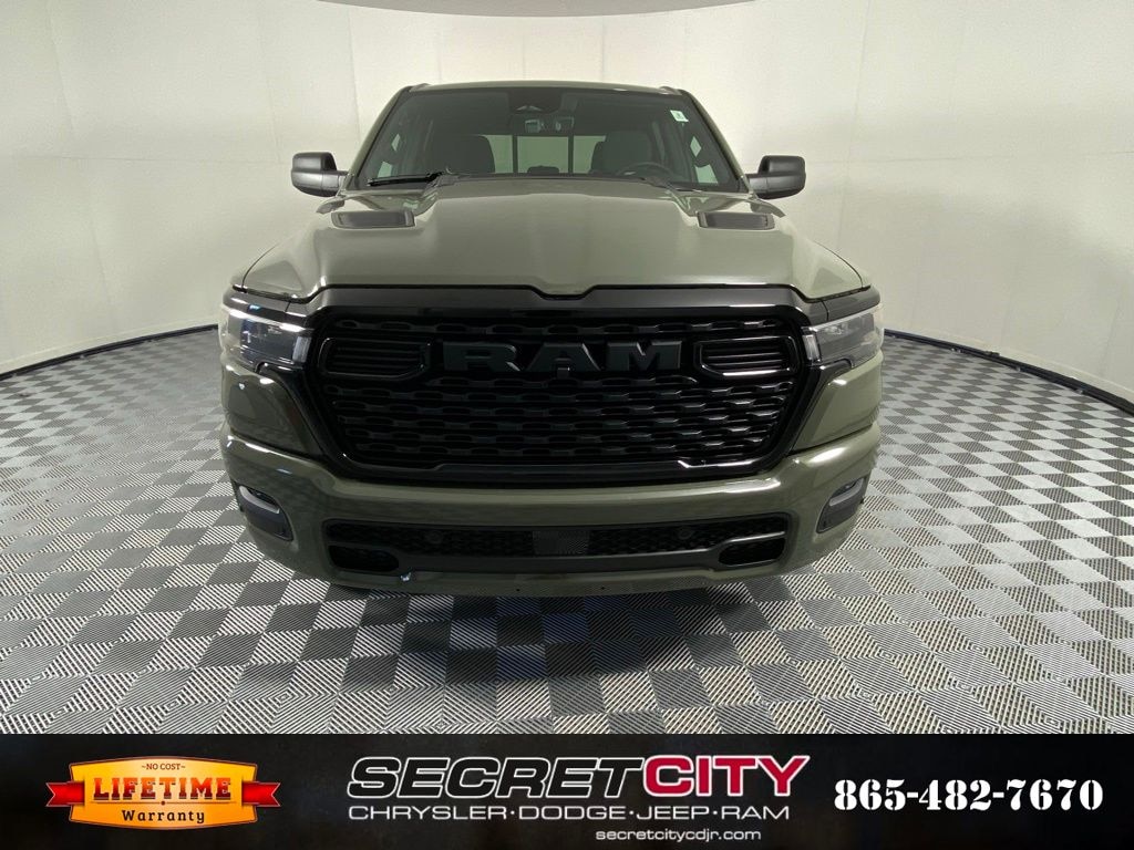 New 2026 Ram 1500 EXPRESS CREW CAB 4X4 5'7 BOX Pickup