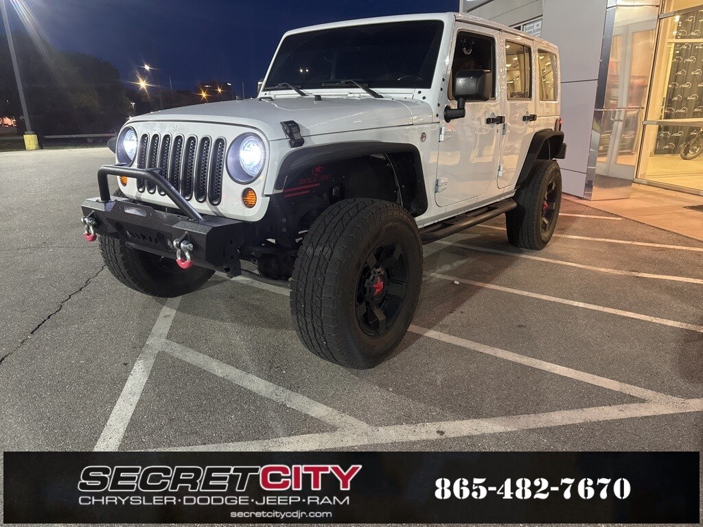 2018 Jeep Wrangler Unlimited Sahara photo 2