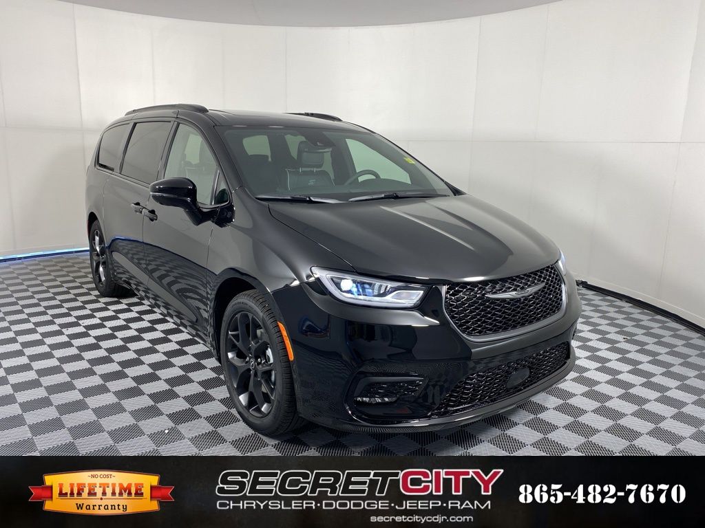 2026 Chrysler Pacifica Passenger Van 