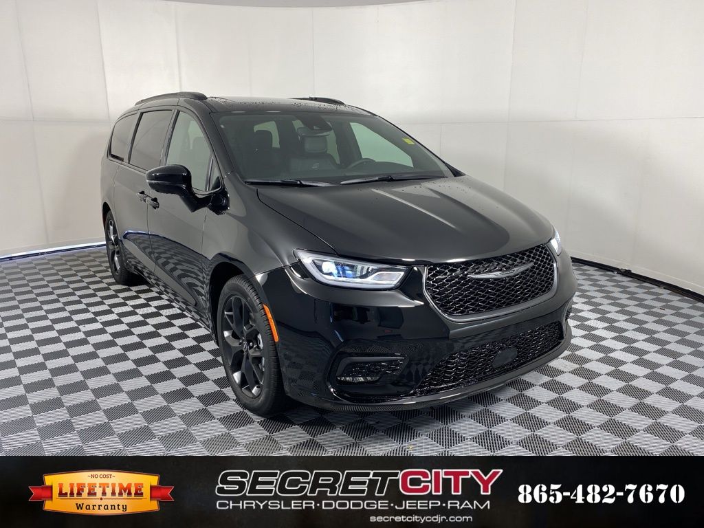 2026 Chrysler Pacifica Passenger Van 