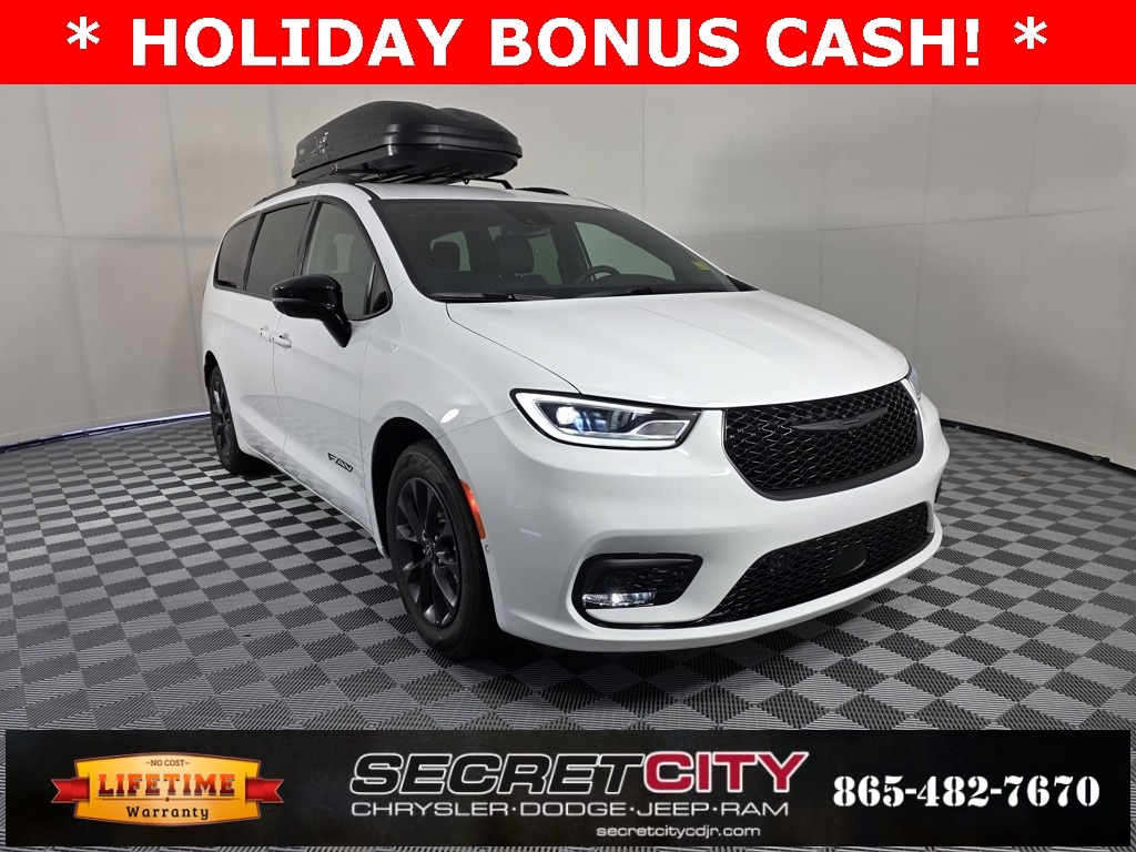 2025 Chrysler Pacifica Select's photo