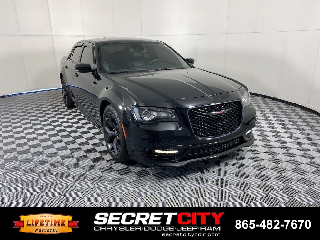 2023 Chrysler 300 S's photo