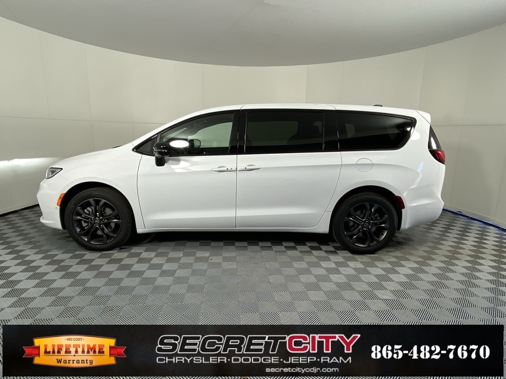 New 2026 Chrysler Pacifica SELECT AWD Passenger Van