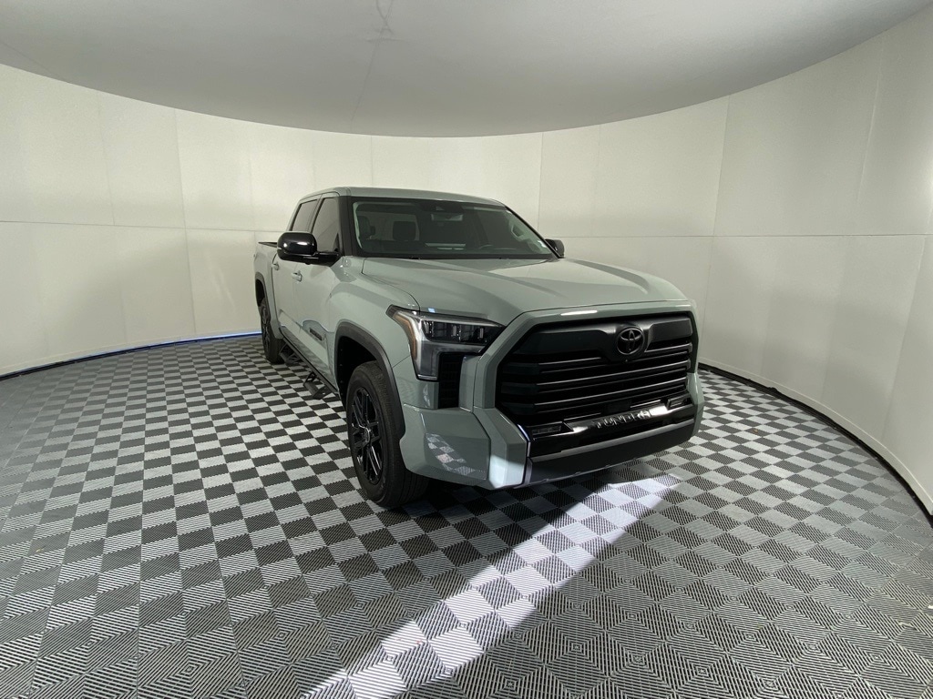 2024 Toyota Tundra Limited's photo