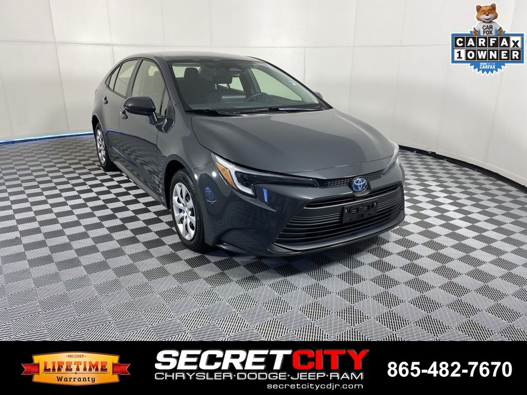2025 Toyota Corolla LE Hybrid CVT's photo