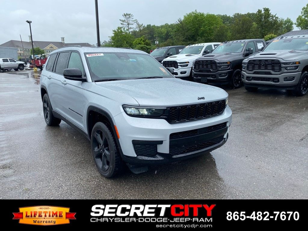 Used 2023 Jeep Grand Cherokee L Altitude SUV